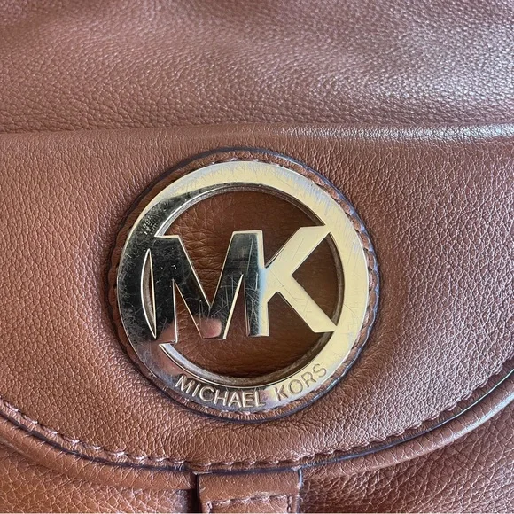 Michael Kors Tan Pebbled Leather Shoulder Bag w/ Gold MK Logo - Picture 2 of 6